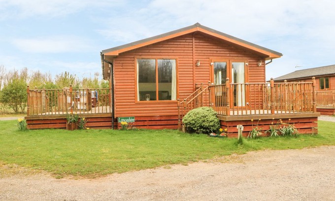 Kiplin Cottage | Lancashire Lodge, KIPLIN