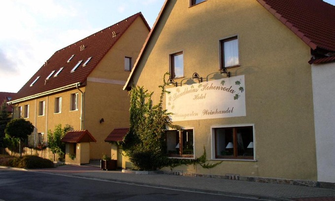 Schoenwoelkau House | Landhaus Hohenroda