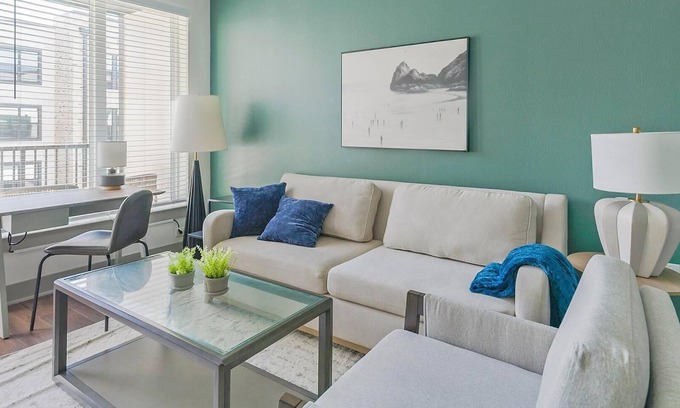 Houston Apartment | Landing | Amazing 1BD, Courtyard, Gym