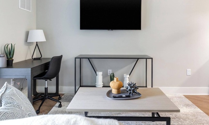 Fort Myers Apartment | Landing | Amazing 1BD, Gym, Clubhouse