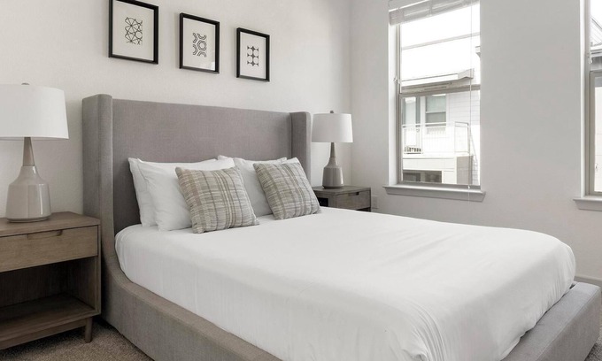 Dallas Apartment | Landing at Cedar Lakes - 1 Bedroom in Redbird /...