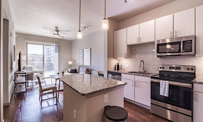 Civic Center Apartment | Landing at Civic Lofts - 1 Bedroom in Civic Center