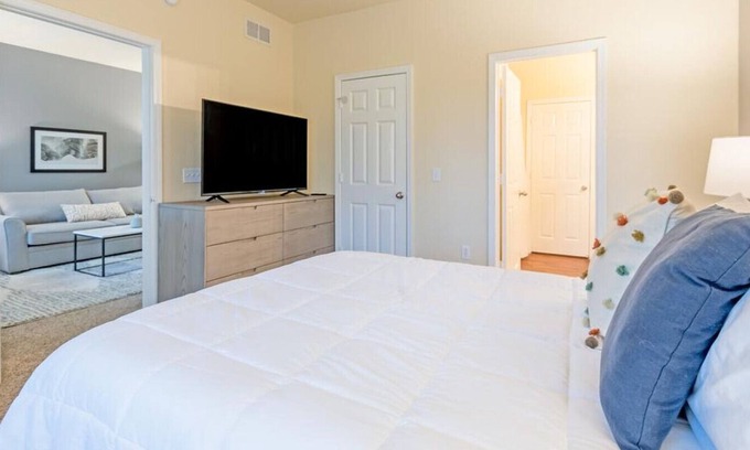 Hyde Park Apartment | Landing at Eden's Edge - 1 Bedroom in Southwest Jacksonville