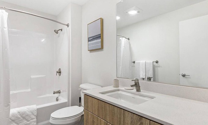 Bridgeton Apartment | Landing at Harbor Sky - Studio in Bridgeton