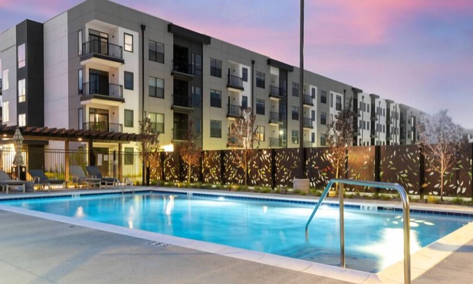 Indianapolis Apartment | Landing at Notch at Nora - 1 Bedroom in Washington Township