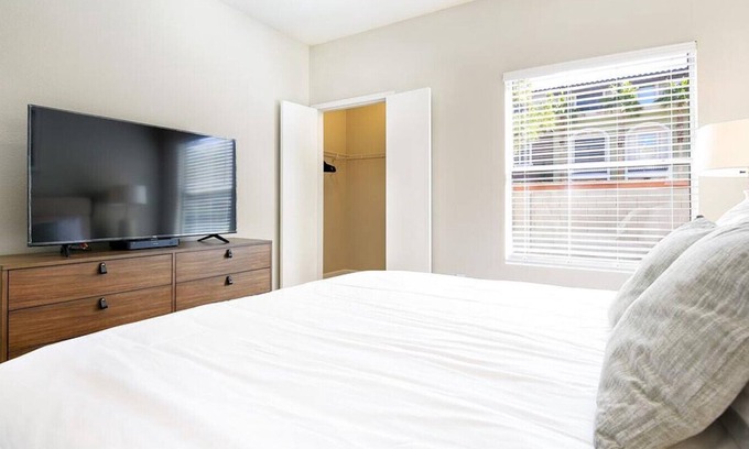 Rhodes Ranch Apartment | Landing at Portola on Russell - 1 Bedroom in Rhodes Ranch