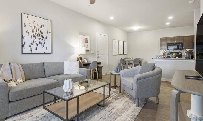 Brooks City Base Apartment | Landing at The Anderson at Brooks - 2 Bedrooms in Stinson Airport Vicinity