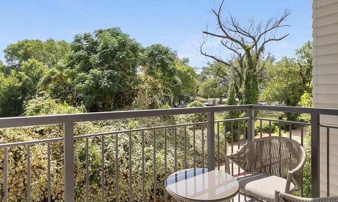 Fort Worth Apartment | Landing at The Standard River District - 2 Bedrooms in West Fort Worth