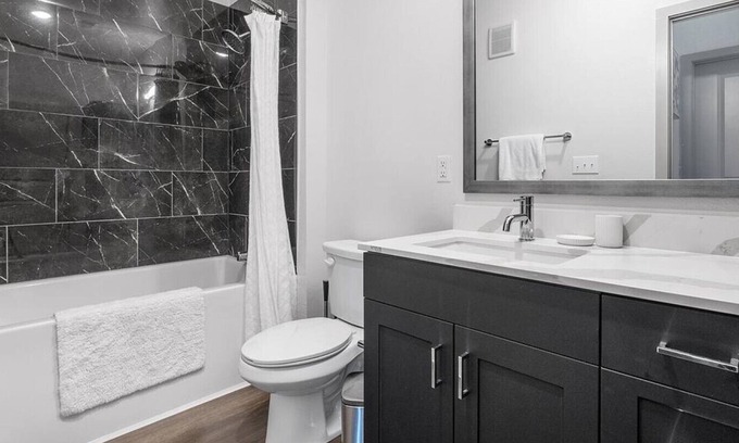 South Central Houston Apartment | Landing at The Standard on the River - 1 Bedroom in Northside