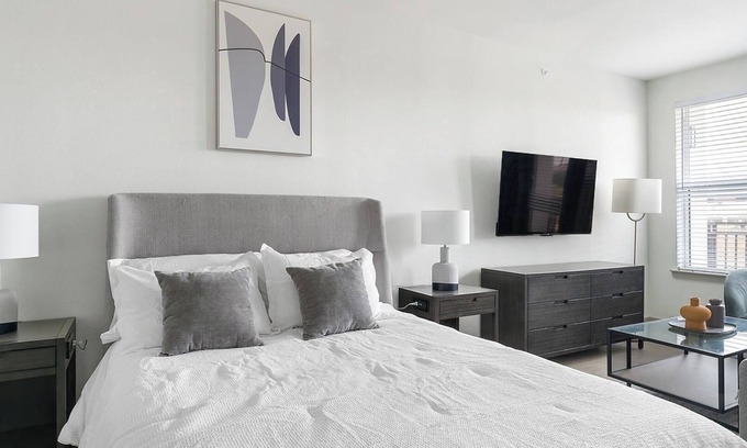 Northside Apartment | Landing at The Standard on the River - Studio i.