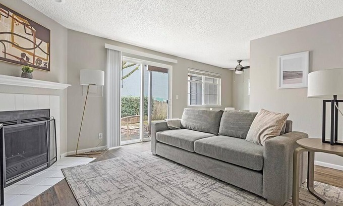 Vancouver Apartment | Landing at Treeline604 - 1 Bedroom in Downtown Vancouver