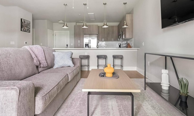 Fort Myers Apartment | Landing | Beautiful 1BD, Gym, Clubhouse