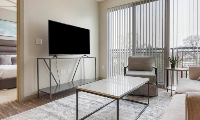 St. Louis Apartment | Landing | Beautiful 1BD, Gym, Courtyard