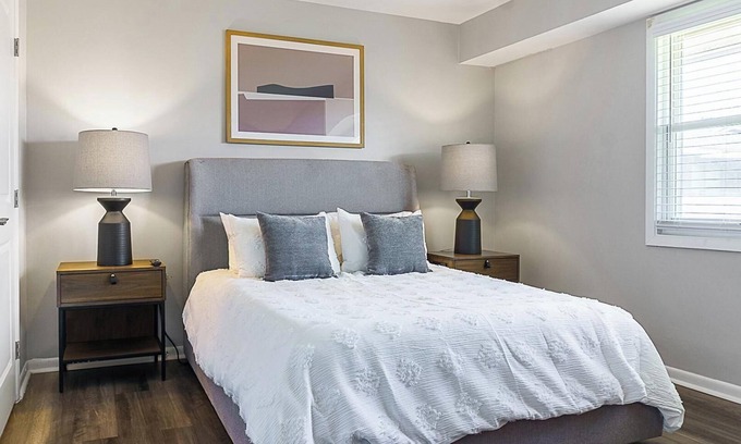 Indianapolis Apartment | Landing | Beautiful 1BD, Gym, Courtyard