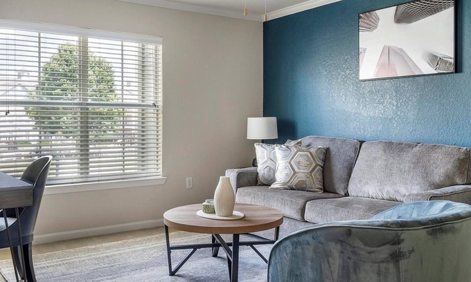 Murfreesboro Apartment | Landing | Chic 1BD, Courtyard, Gym