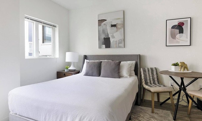 Pearl District Apartment | Landing | Incredible Studio, Courtyard, Gym
