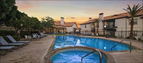 Stone Oak Apartment | Landing San Antonio Far North Central