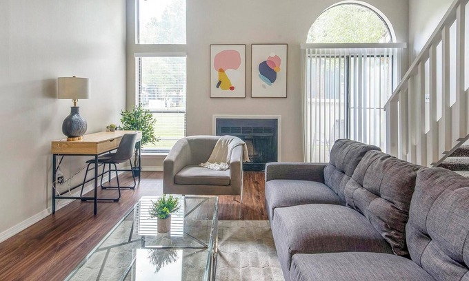 Cordova Apartment | Landing | Spectacular 2BD, Pool, Clubhouse