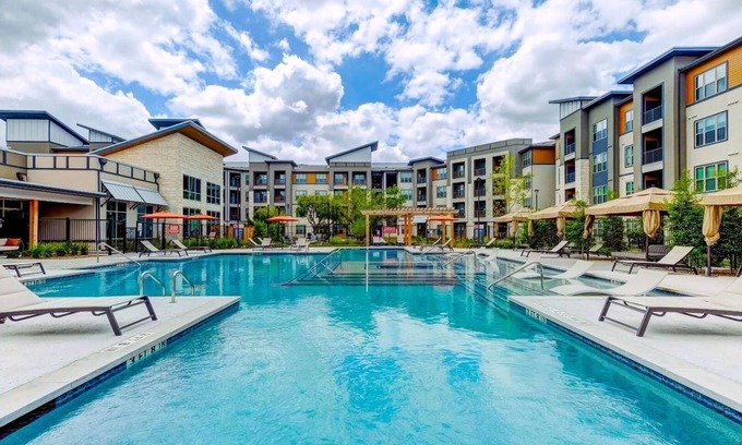 Wetmore Apartment | Landing | Spectacular 1BD, Courtyard, Clubhouse
