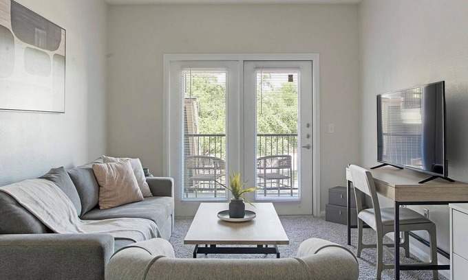 Sweetbriar Apartment | Landing | Stylish 1BD, Clubhouse, Gym
