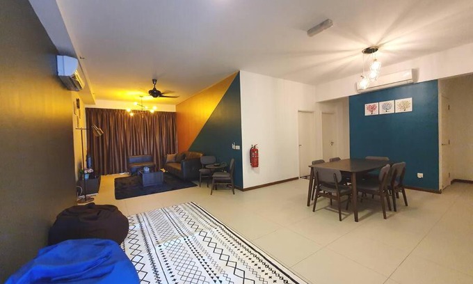 Seri Tanjung Pinang Apartment | Landmark By Katana 3BR Glamorous Highrise Seaview Homestay Gurney无敌海景三房套房