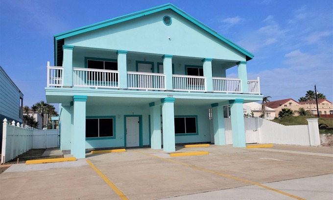 South Padre Island Condo | Lantana Retreat - Spacious 3BR w/Pool