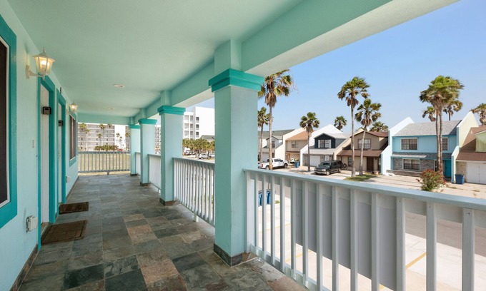 South Padre Island Condo | Lantana Retreat - Spacious 3BR w/Pool