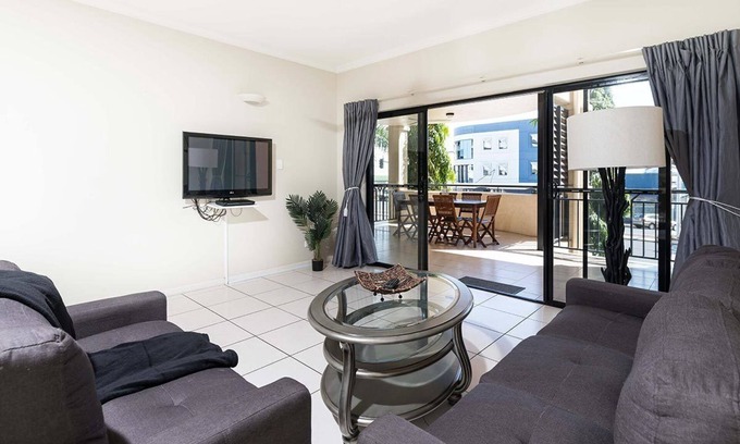 Portsmith Apartment | Large 2 Bedroom Apartment in the Heart of Cairns