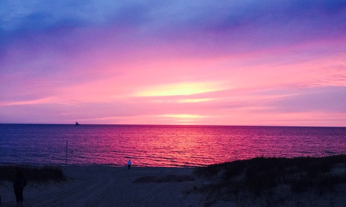 South Haven Cottage | Large, 2-King/2Bath cottage Pool Fireplace, pool table, Beach fire pit,
