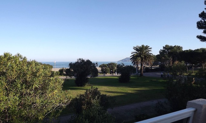 Plage d'Argeles Apartment | Large 3 bed beach-side apartment, 3-bed, sleeps 8, air-con, parking, 2 terraces