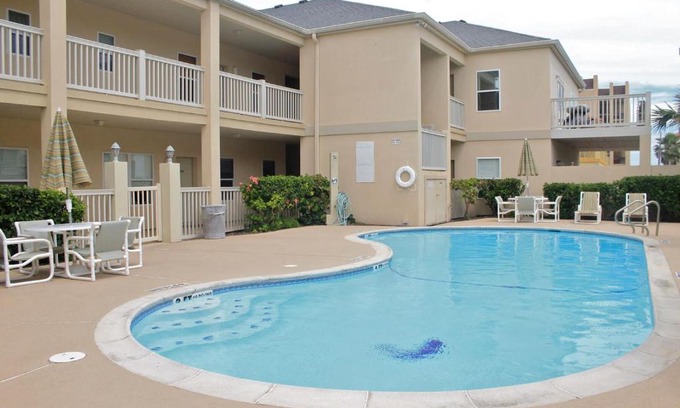 South Padre Island House | Large 3-Bed condo w tropical pool, close to beach!