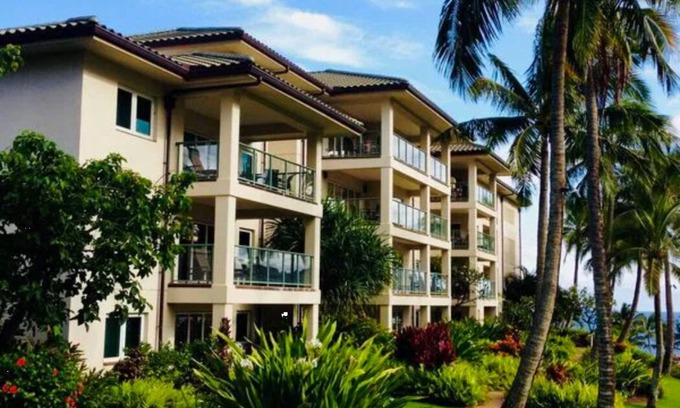 Lihue Resort | Large 3-bedroom Villa in beautifulLihue, HI…that opens wide to fabulous views.