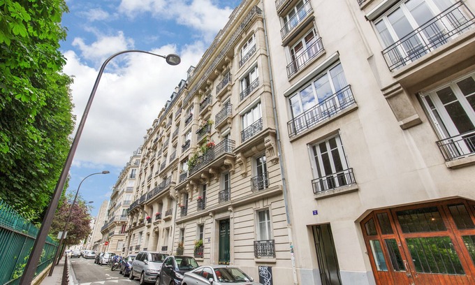 Epinettes Apartment | Large 3 room apartment with 2 double bedrooms/Paris 17th
