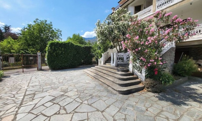 Bussoleno Apartment | Large air-conditioned apartment with private courtyard