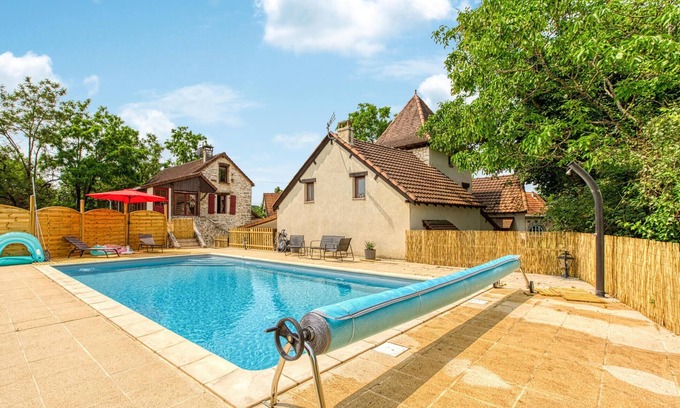 Salvagnac-Cajarc House | Large and welcoming stone house with swimming pool in quiet nature.