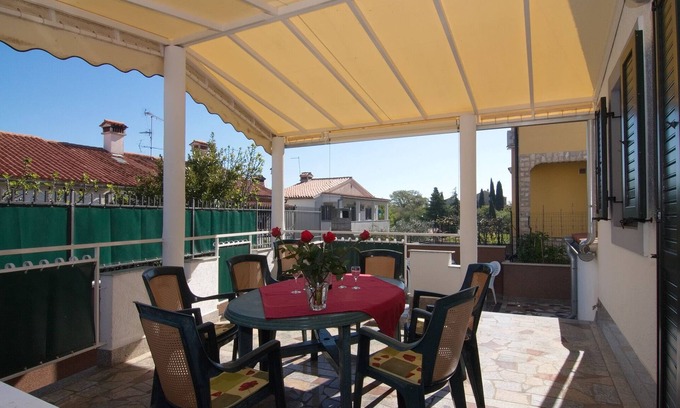 Brulo Apartment | Large apartment with 2 bathrooms including large terrace, close to the sea and the center in Porec