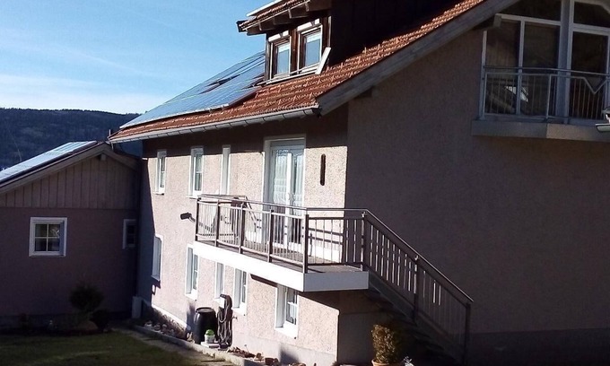 Heinrichsbrunn Apartment | Large apartment with a private balcony and separate entrance