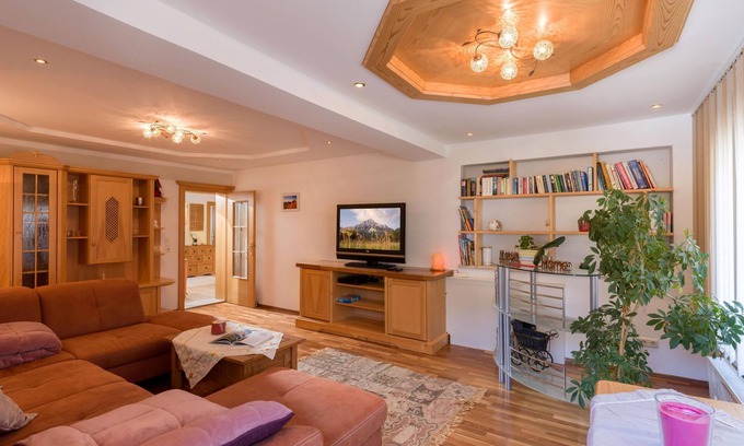 Soell Apartment | Large apartment with garden, 2 minutes to the ski lift
