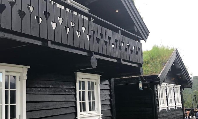 Kvam House | Large beautiful log cabin near Norheimsund and Hardangerfjord