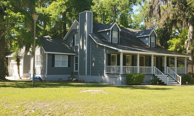 St. Marys House | Large custom home with pool centrally located to beaches, parks, and family fun.