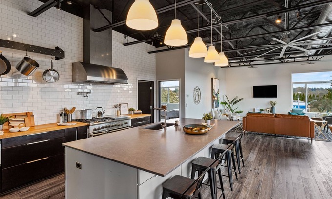 Olympia Apartment | Large Evts-4 Apts/Penthouse-Rooftop-Studio-Business