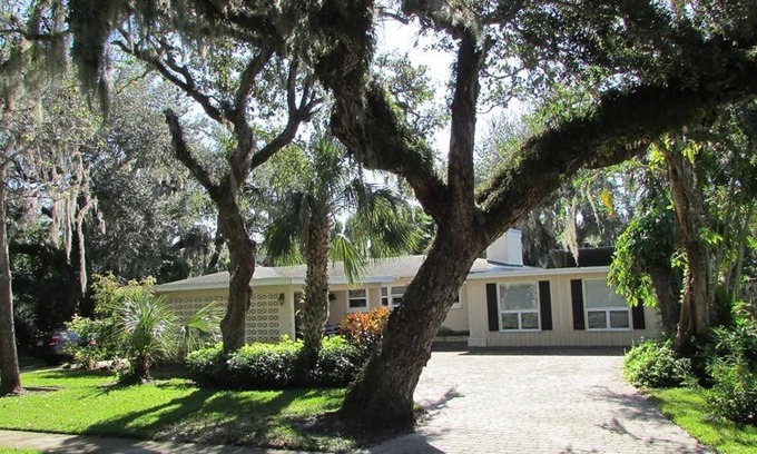 Central Beach House | Large family home just a short walk from the BEACH!
