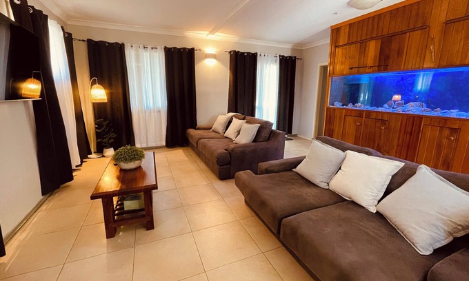 Kalbarri House | Large Family Home, Pet Friendly, Central Location. Sleep 11