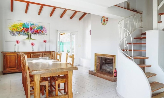 Vallon-Pont-d'Arc Cottage | Large gite with panoramic views.