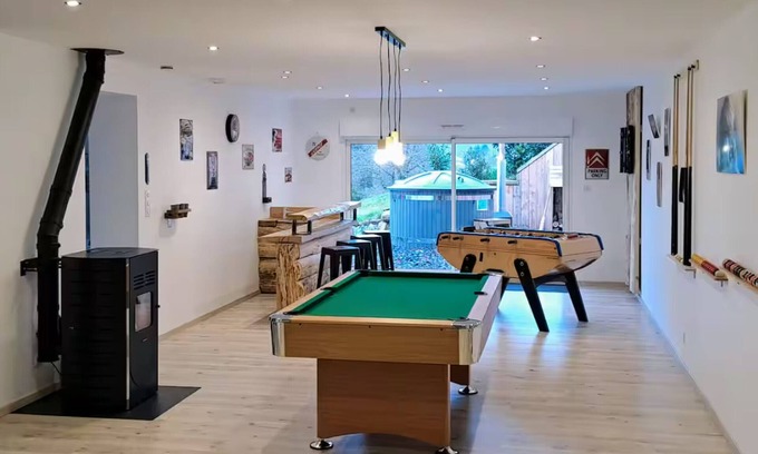 Pierrepont-sur-l'Arentele Cottage | Large home for 10 with nordic bath and games near the Vosges