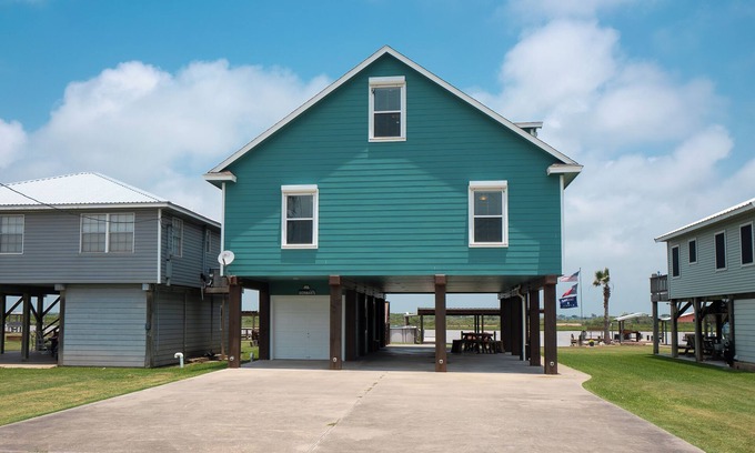 Cedar Lane House | Large Home Near the Caney Y with Pool!