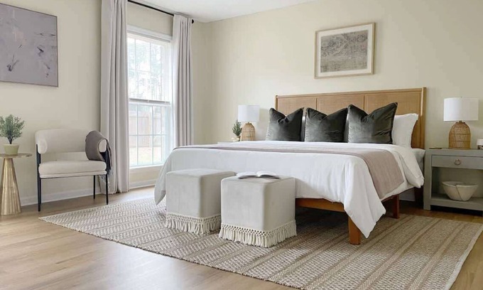 Whitemarsh Island House | Large Home Sleeps 10 Beach & Downtown | Dog Heaven