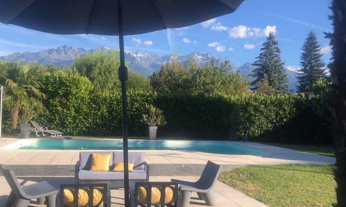 Crolles Villa | Large house 9P + C 200m² with individual swimming pool, beautiful view of mountains