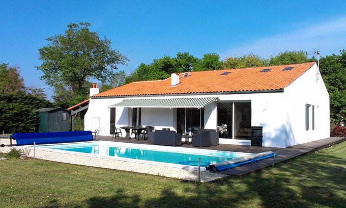 Chaillevette House | Large house with pool, ideal family or friends