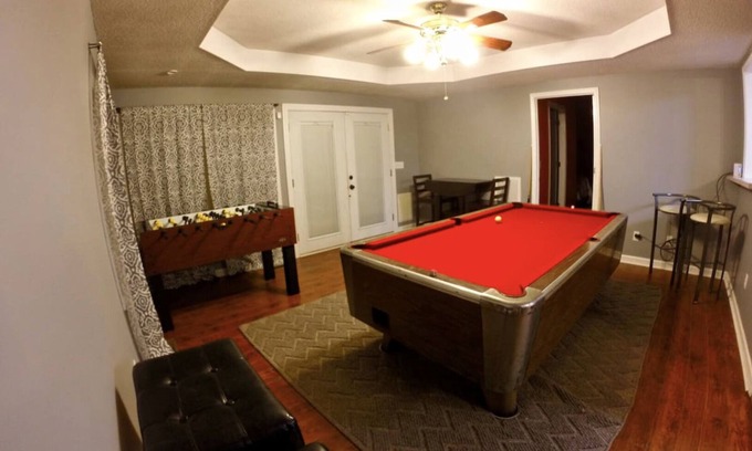 Murfreesboro House | Large House with Pool Table, Foosball, Ping Pong